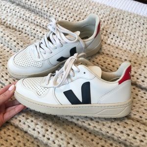 Veja size 37